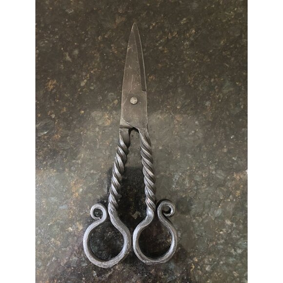 Reproduction 9" Antique Iron Scissors - Picture 1 of 6